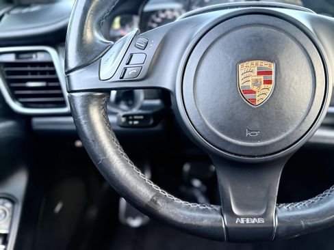 Used 2016 Porsche Panamera GTS image 25