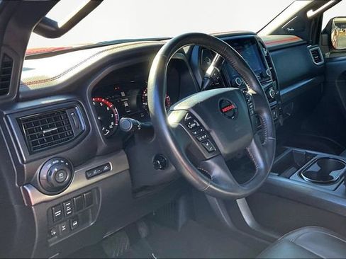 Used 2021 Nissan Titan PRO-4X w/ Pro-4x Convenience Package image 12