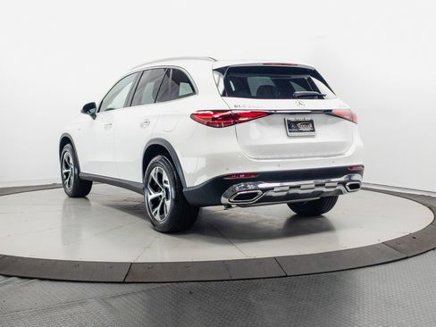 Used 2025 Mercedes-Benz GLC 350e 4MATIC image 28