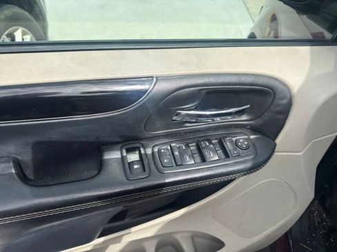 Used 2018 Dodge Grand Caravan SXT FWD image 23