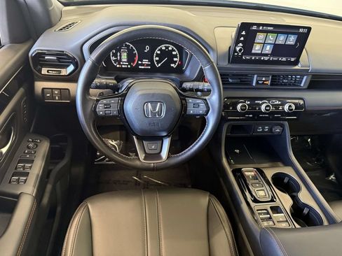 Used 2024 Honda Pilot TrailSport image 4