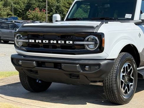 Used 2025 Ford Bronco Outer Banks AWD/4WD image 10