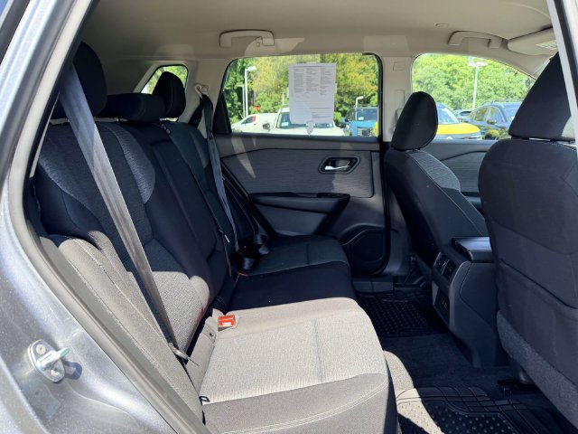 Used 2023 Nissan Rogue SV AWD/4WD image 11