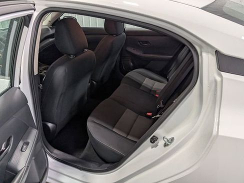 Used 2025 Nissan Sentra SV image 9