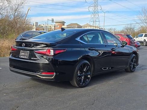 Used 2025 Lexus ES 300h w/ Premium Package image 8
