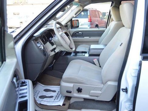Used 2010 Ford Expedition XLT AWD/4WD image 42