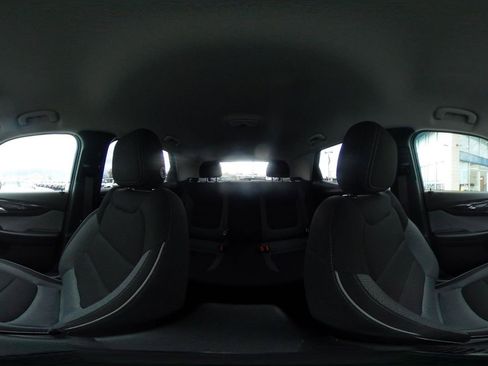 Used 2025 Chevrolet TrailBlazer LT w/ Driver Confidence Package image 40