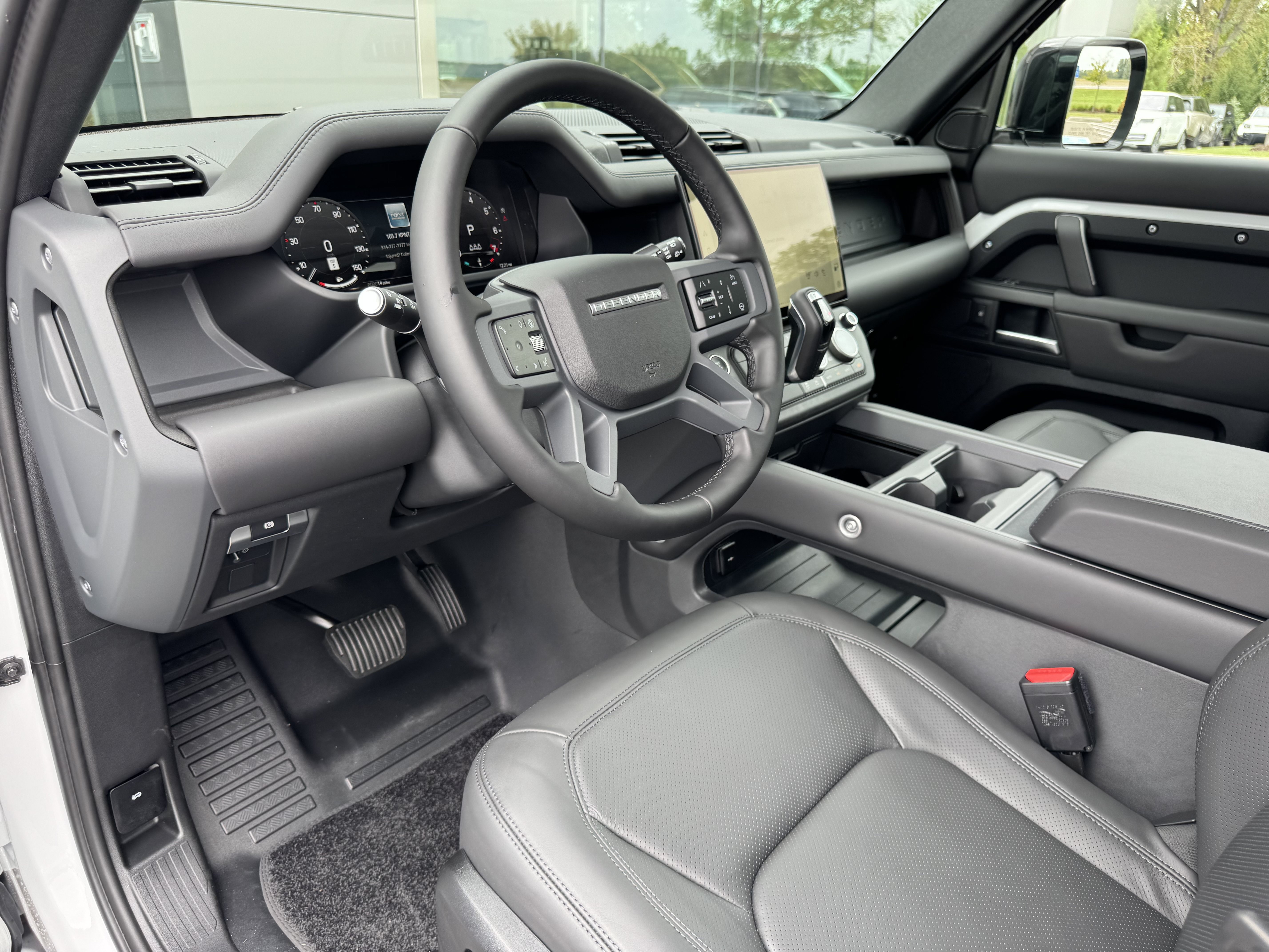 New 2026 Land Rover Defender 110 S AWD/4WD image 13