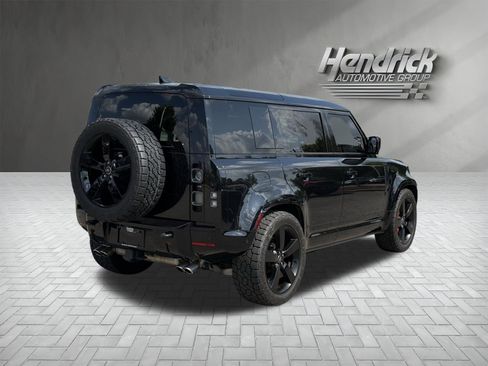 Used 2025 Land Rover Defender 110 V8 AWD/4WD image 10