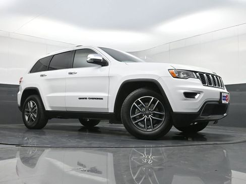 Used 2019 Jeep Grand Cherokee Limited image 25