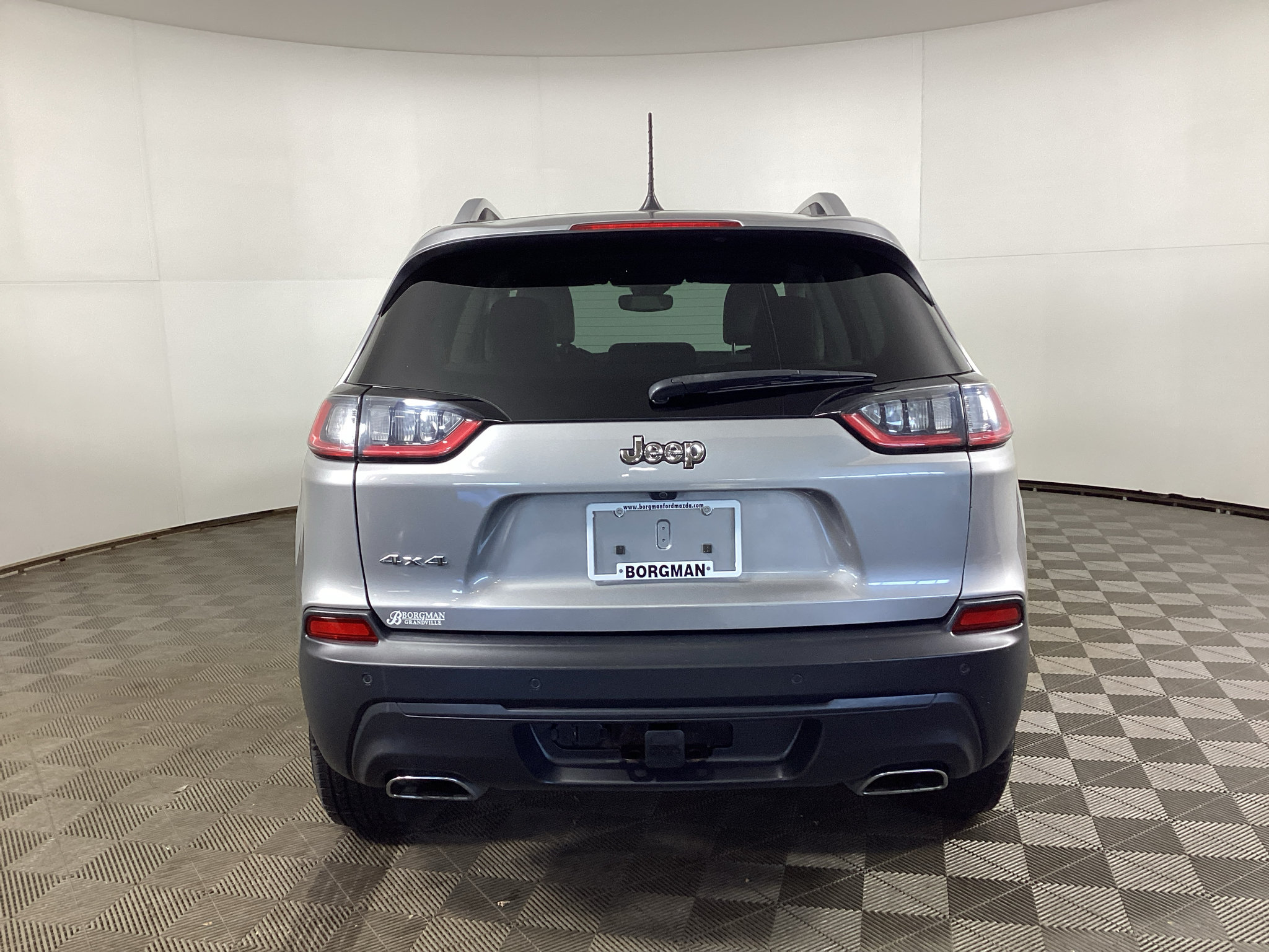 Used 2020 Jeep Cherokee Latitude Lux w/ Trailer Tow Group AWD/4WD image 3