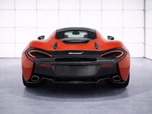 Used 2017 McLaren 570S image 4