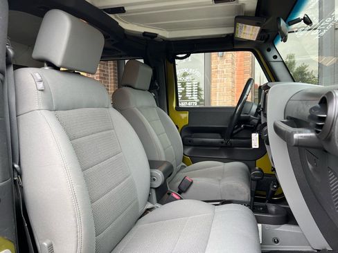 Used 2008 Jeep Wrangler Rubicon w/ Dual Top Group AWD/4WD image 18