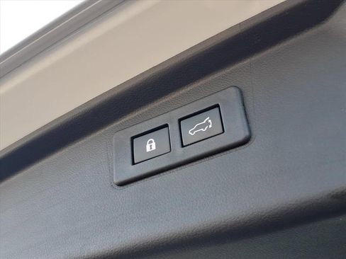 Used 2020 Subaru Outback Touring w/ Popular Package #2 image 27