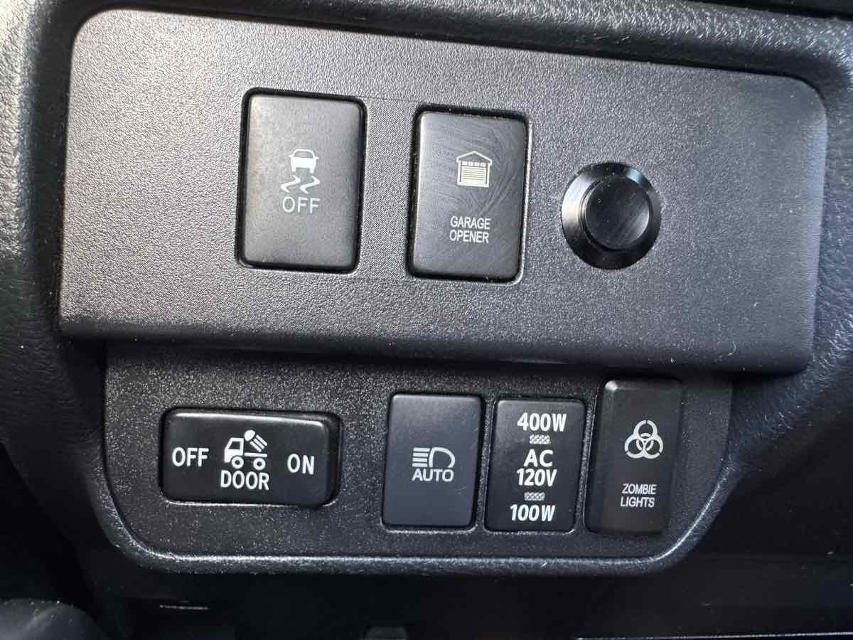 Used 2020 Toyota Tacoma TRD Off-Road w/ Technology Package AWD/4WD image 35