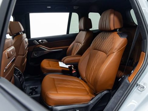 Used 2024 BMW X7 M60i w/ Executive Package AWD/4WD image 23