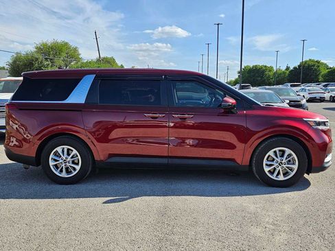 Used 2023 Kia Carnival LX image 7