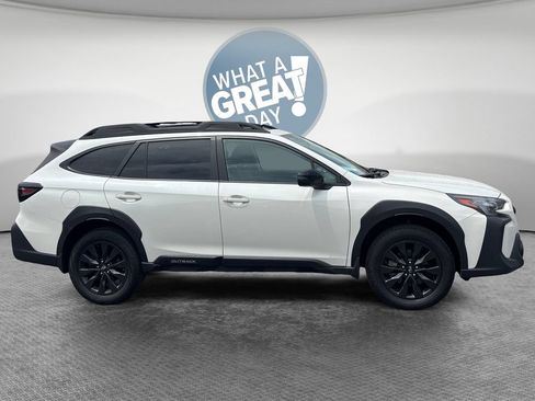 Used 2023 Subaru Outback Onyx Edition AWD/4WD image 2