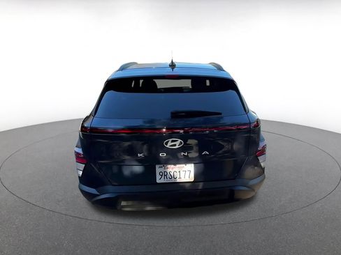 Used 2025 Hyundai Kona SEL image 11
