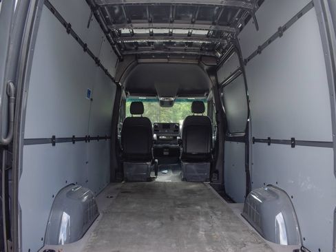 Used 2024 Mercedes-Benz Sprinter 2500 image 26