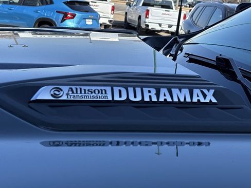 Used 2025 Chevrolet Silverado 2500 ZR2 w/ Technology Package image 13