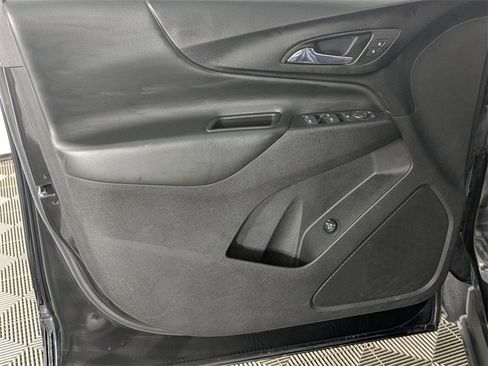 Used 2021 Chevrolet Equinox LT image 12