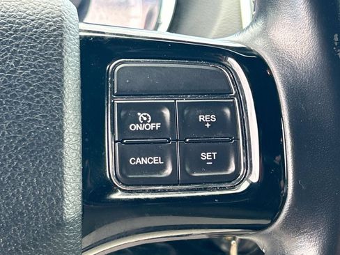 Used 2019 Dodge Grand Caravan SXT FWD image 32