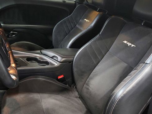 Used 2016 Dodge Challenger SRT Hellcat RWD image 32