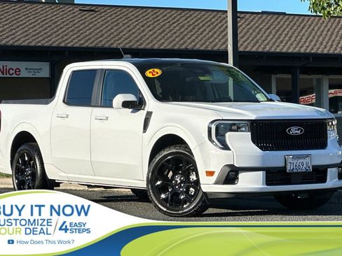 Used 2025 Ford Maverick Lobo image 1