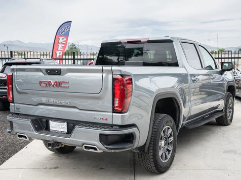 Used 2024 GMC Sierra 1500 AT4 w/ AT4 Premium Package AWD/4WD image 10