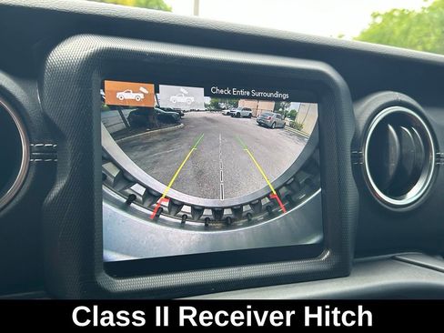 Used 2018 Jeep Wrangler Unlimited Sahara AWD/4WD image 25