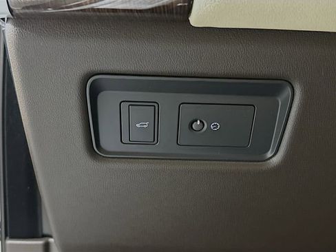 Used 2019 Land Rover Range Rover Sport HSE image 32