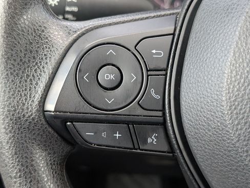 Used 2025 Toyota RAV4 XLE AWD/4WD image 15