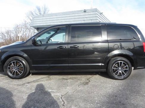 Used 2015 Dodge Grand Caravan SXT w/ Blacktop Package image 8