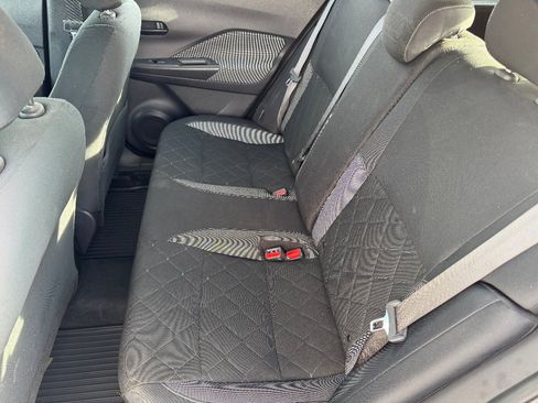 Used 2020 Nissan Kicks S image 16