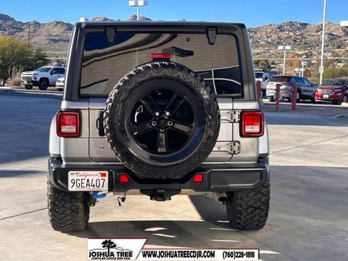 Used 2020 Jeep Wrangler Unlimited Sahara image 5