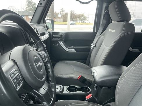 Used 2018 Jeep Wrangler Unlimited Sahara w/ Dual Top Group image 9