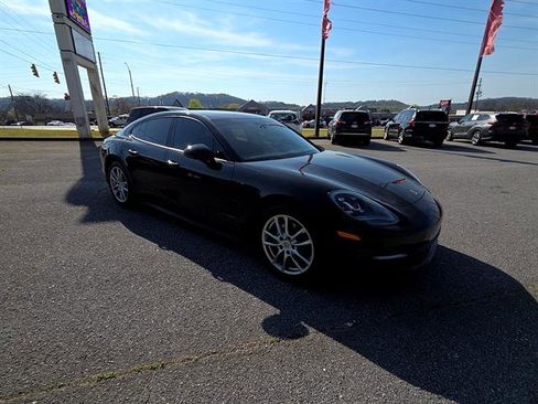Used 2018 Porsche Panamera w/ Premium Package Plus image 8