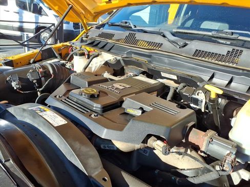 Used 2018 RAM 5500 Tradesman w/ Power & Remote Entry Group image 30