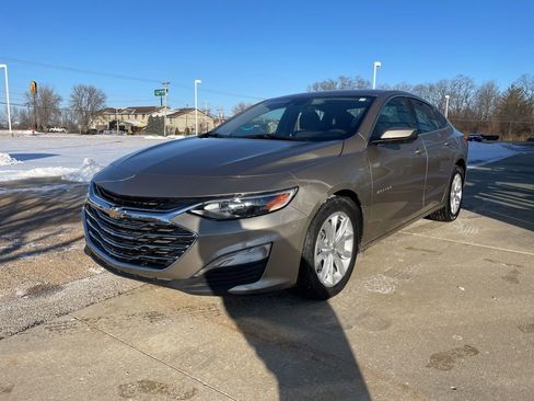 Used 2025 Chevrolet Malibu LT image 2
