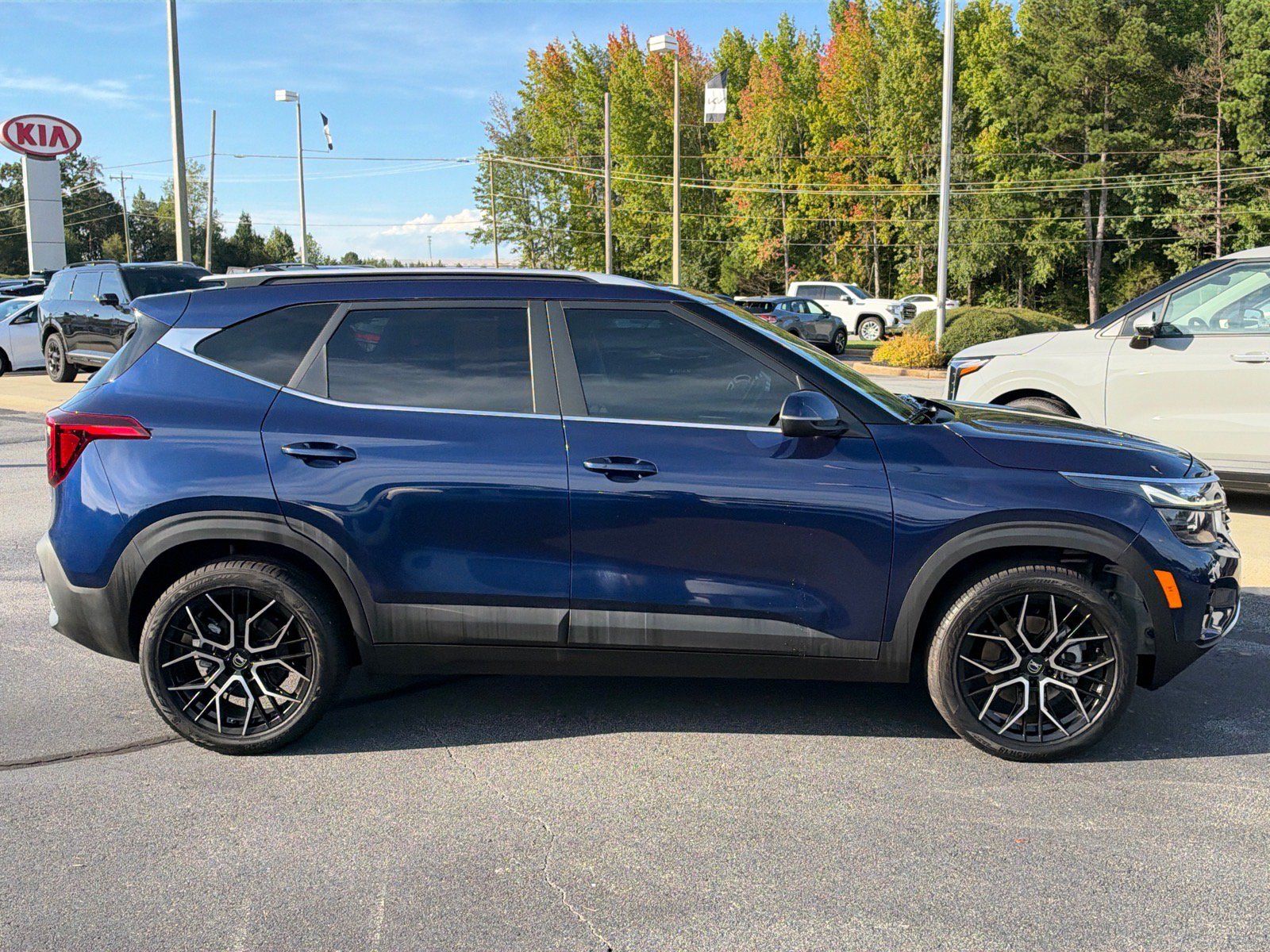 Certified 2024 Kia Seltos EX AWD/4WD image 3
