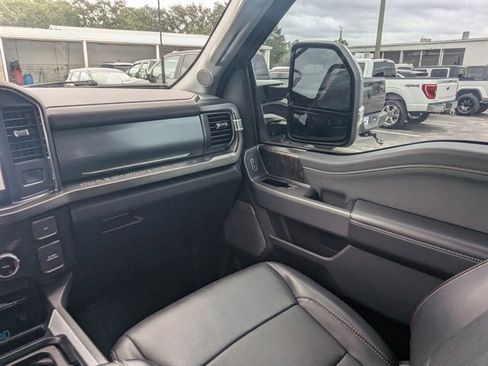 Used 2023 Ford F450 Lariat image 16