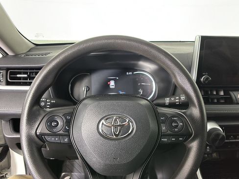 Used 2024 Toyota RAV4 LE image 33