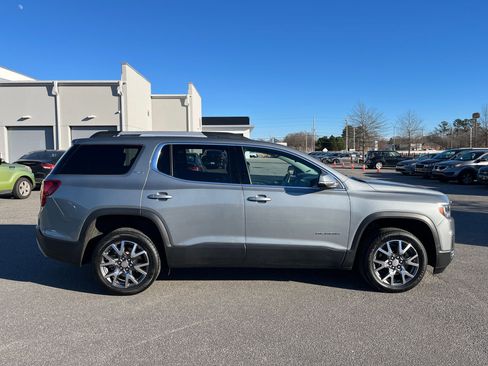 Used 2023 GMC Acadia SLT image 19