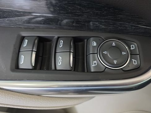 Certified 2023 Cadillac XT4 Premium Luxury w/ Technology Package AWD/4WD image 28