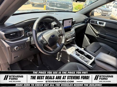 Used 2020 Ford Explorer XLT w/ Equipment Group 202A AWD/4WD image 18