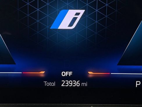 Used 2024 BMW i4 eDrive35 w/ Premium Package RWD image 15