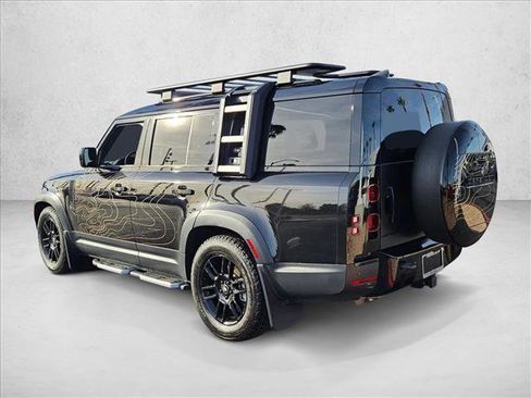 Used 2023 Land Rover Defender 130 SE image 8