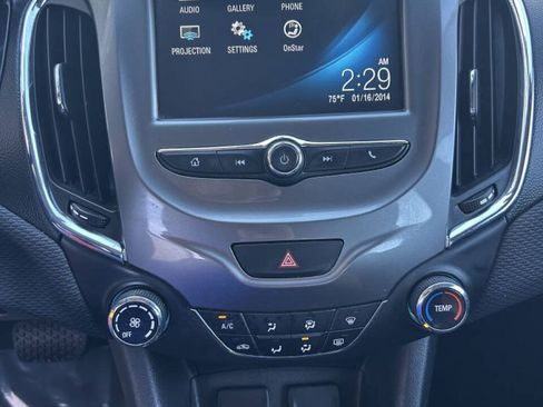Used 2016 Chevrolet Cruze LT FWD image 17