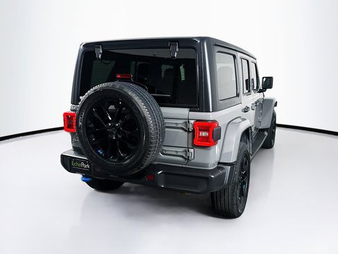 Used 2023 Jeep Wrangler Unlimited Sahara AWD/4WD image 9